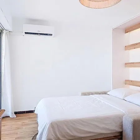Apartment Le Grand Large-6 By Interhome Le Lavandou